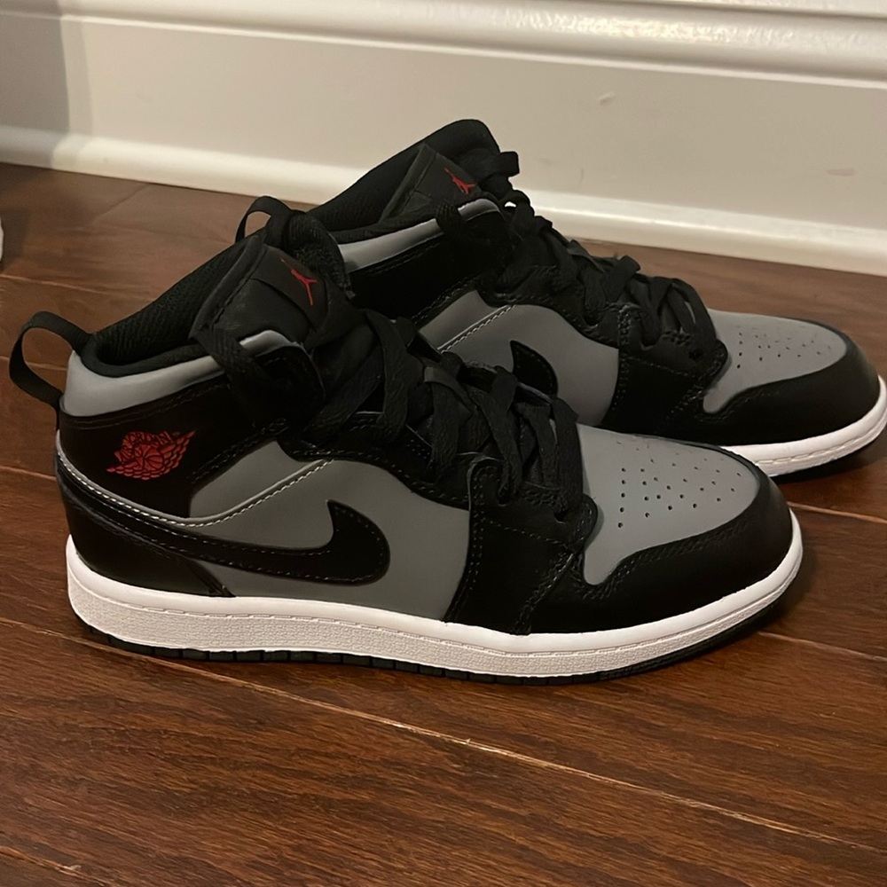Jordan 1 Mid